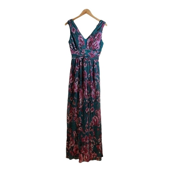 NIGHTWAY Floral-Print Pleated Gown NWT - Picture 2 of 9